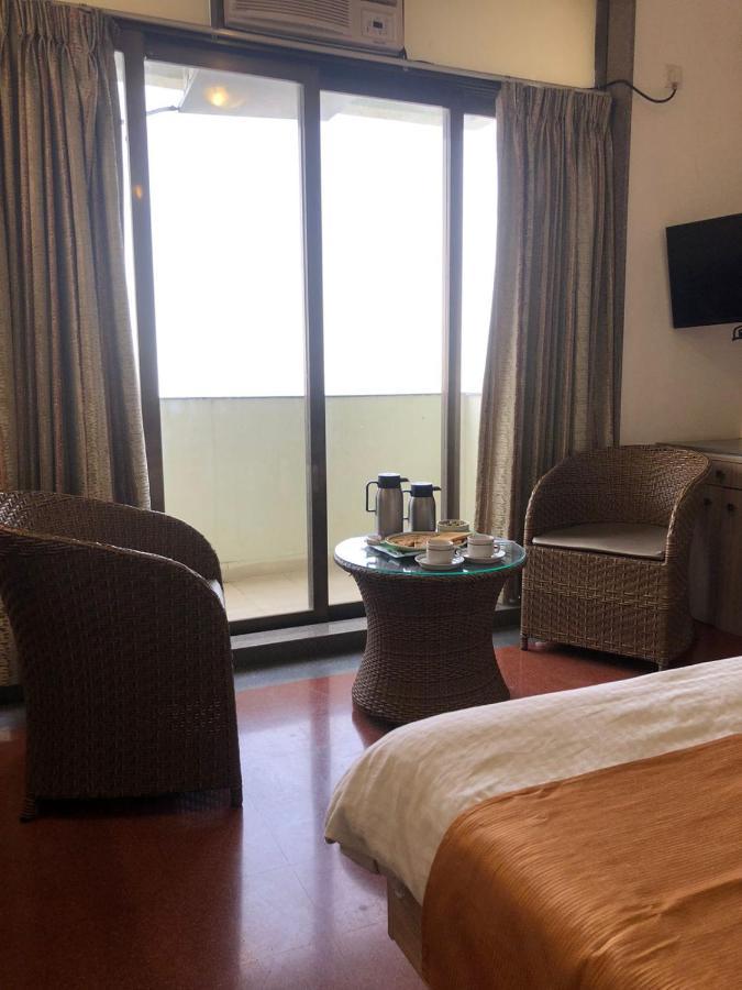 Sea Green South Hotel Mumbai  Buitenkant foto