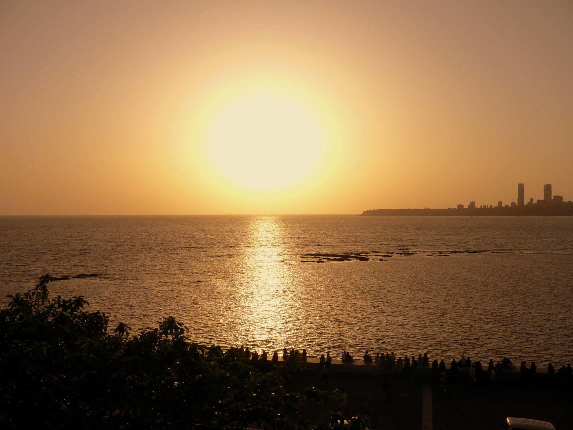 Sea Green South Hotel Mumbai  Buitenkant foto